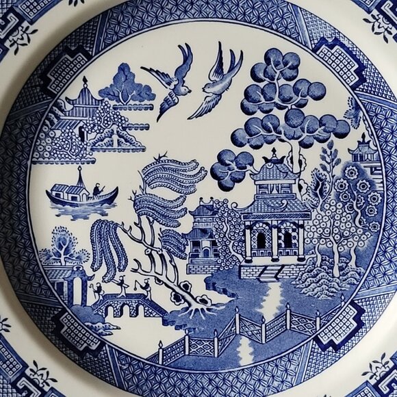 Churchill England Blue Willow Dinner Plate, Blue and White Chinoiserie - Picture 2 of 4